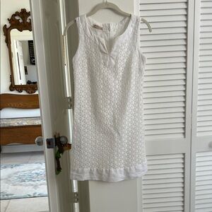 Sleeveless White Eyelet Shift Dress - Classic Summer Style
